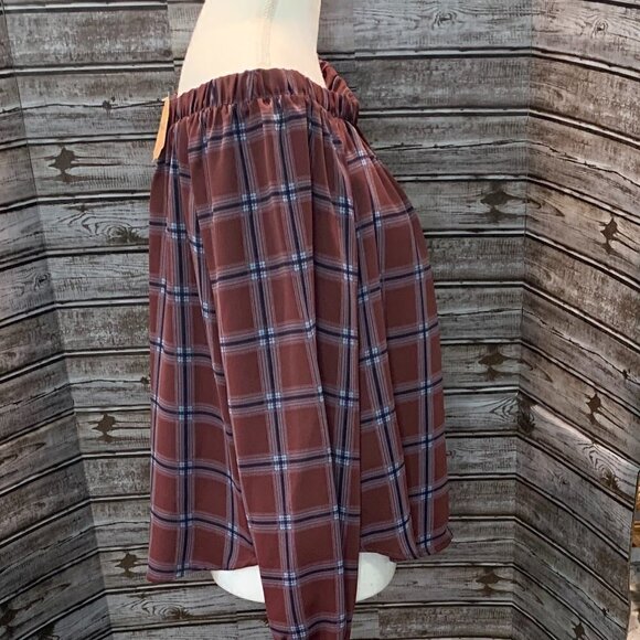🔥🔥SALE🔥BY TOGETHER Plaid Checker Print Off Shoulder Button Down Front Top NWT - Picture 4 of 4